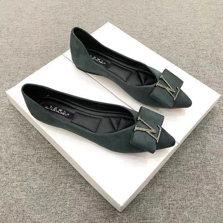 LV Flats 7406328520