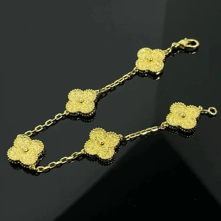 Four Leaf Clover 7489588970